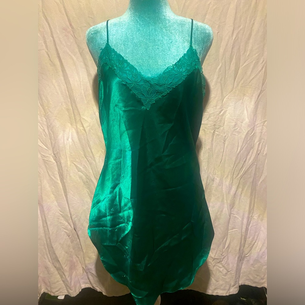 Victoria’s secrets: vintage emerald mini slip